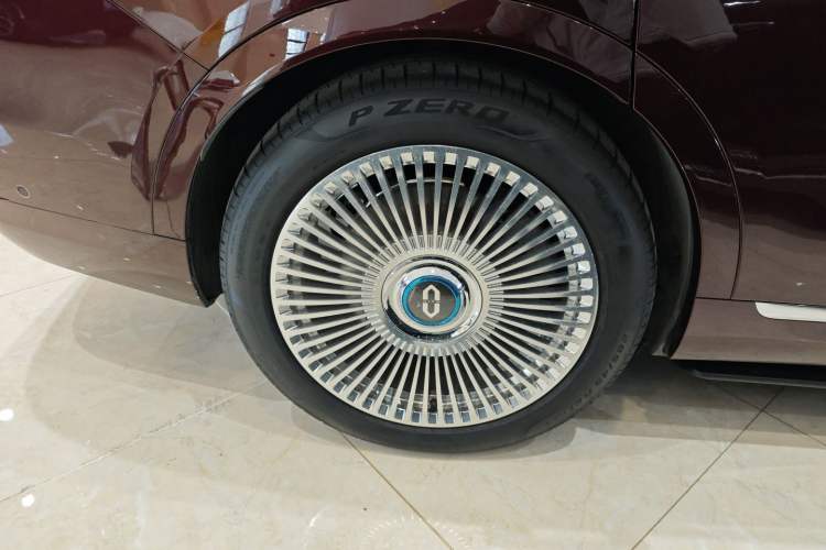 Used Hima AITO M9 2025 Extended-Range Ultra Version 52 kWh 5-Seater Edition
