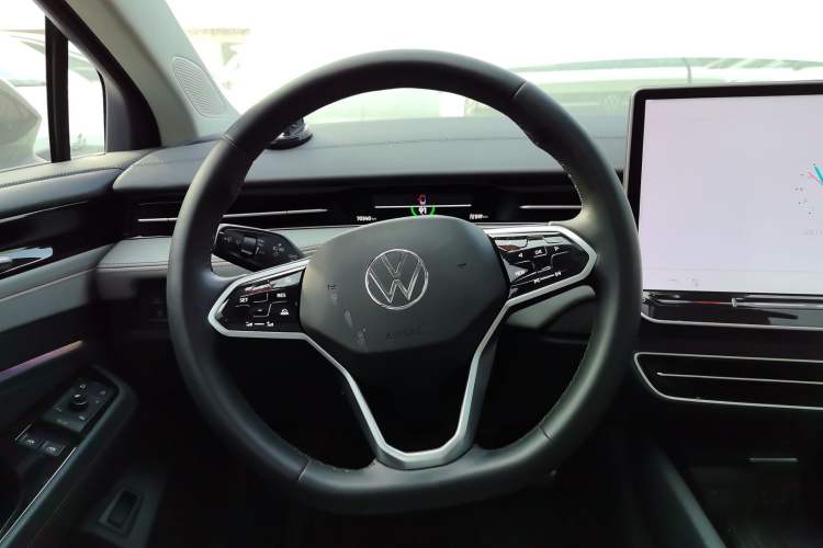 Used Volkswagen ID.7 VIZZION 2024 AIR model
