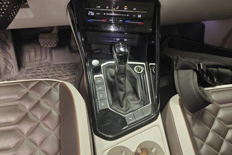 Used Volkswagen Tayron 2023 280TSI Two-Wheel-Drive Luxury Plus Advanced Version