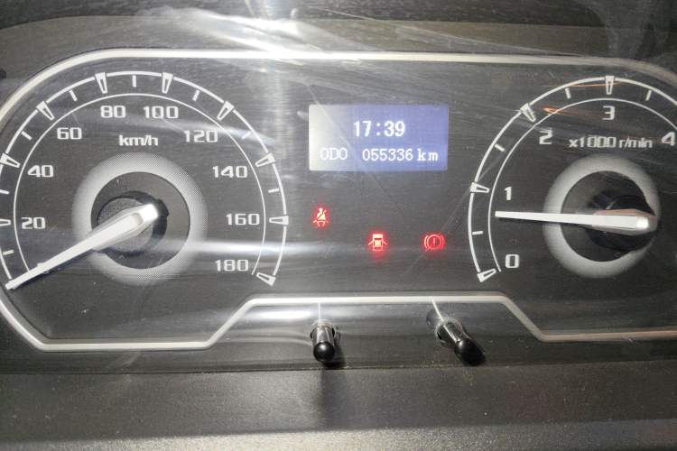 Used SAIC MAXUS Xintu V80 2024 Aotong Value Edition 6MT Long-Wheelbase Mid-Roof Model with 127 Ps Available in 6/7/8/9-Seater Configurations
