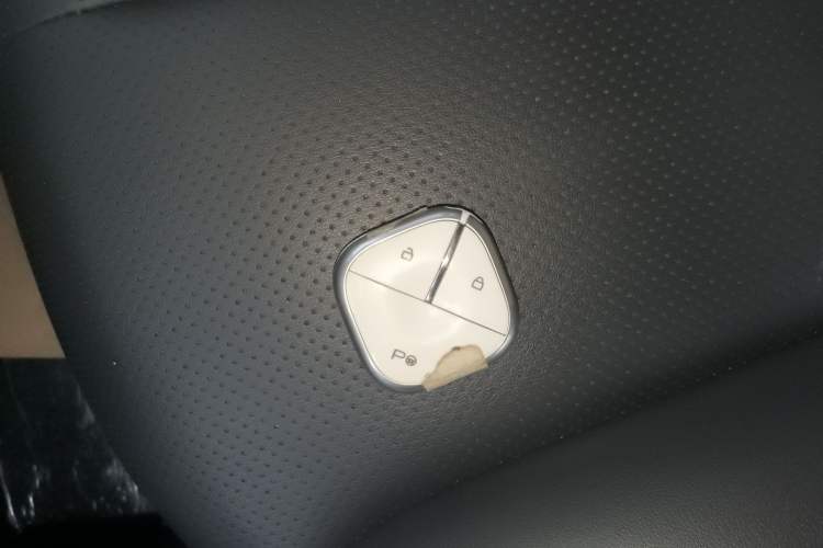 Used Baojun Yunhai 2024 140km Plug-in Hybrid Version