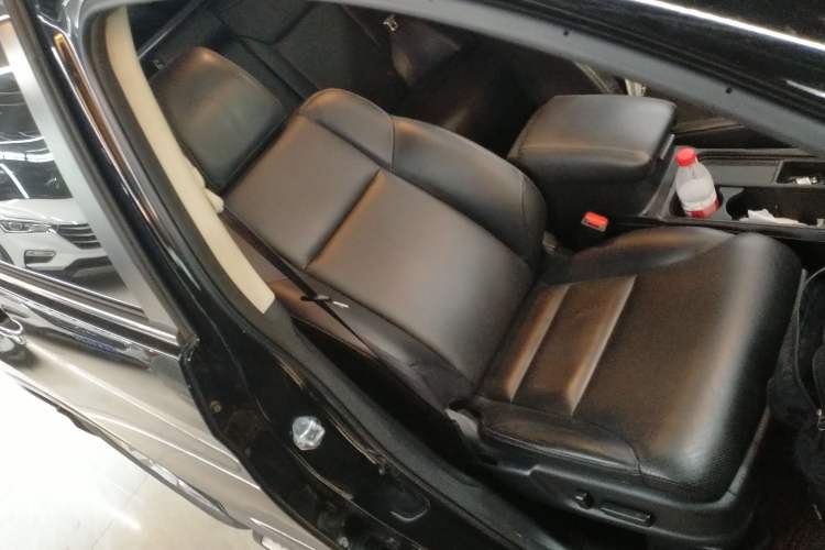 Used Honda CR-V 2015 2.4L two-wheel drive luxury version
