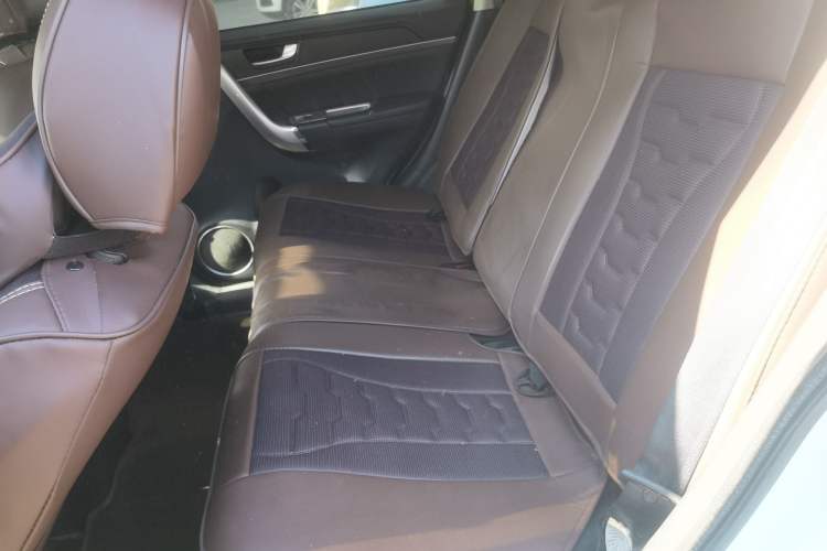 Used Haval M6 2019 1.5T Manual Two-Wheel Drive Urban Version China VI Standard
