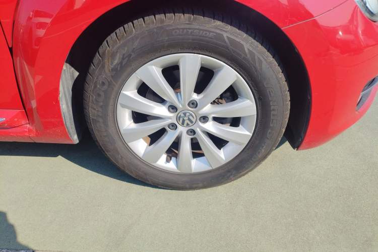 Used Volkswagen Beetle 2015 180TSI model
