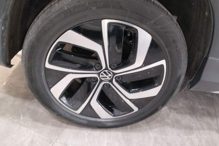 Used Volkswagen Tharu 2023 300TSI Two-Wheel-Drive Full Moon Edition
