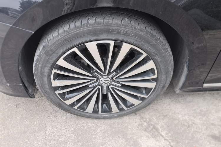 Used Volkswagen Passat 2020 330TSI Luxury Edition China VI
