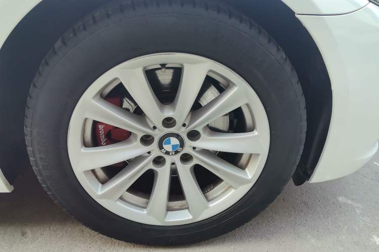 Used BMW 5 Series 2014 520Li Elegant Model
