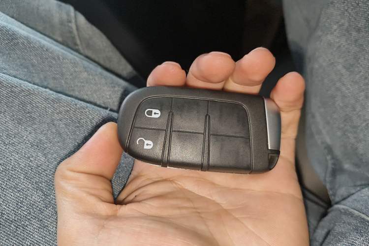 Used  Compass 2019 220T Automatic Enjoyment Version
