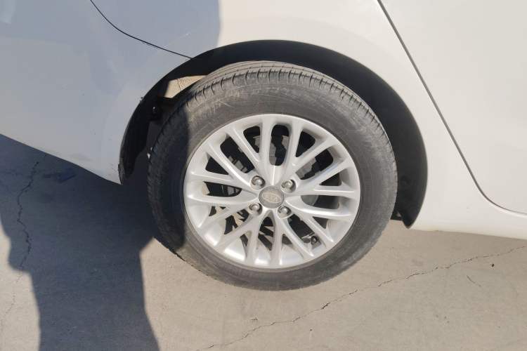 Used Kia K2 2012 Sedan 1.4L MT GLS Commemorative Edition
