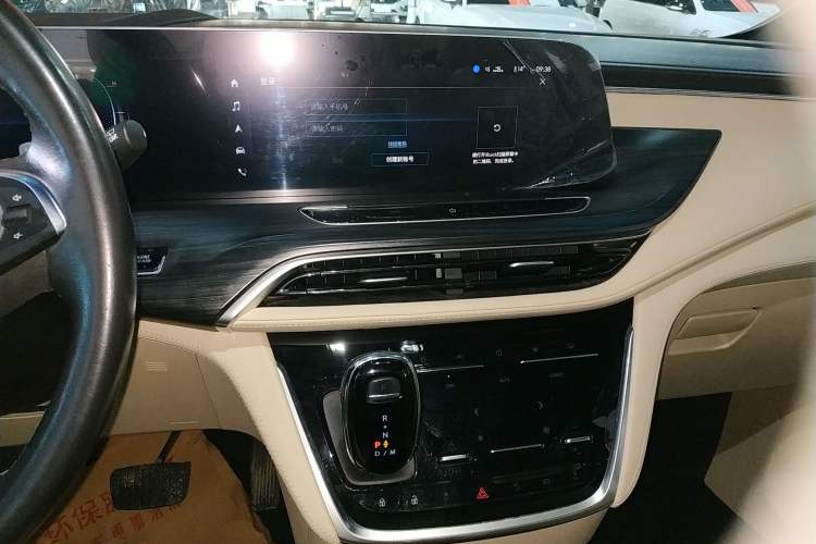 Used Buick GL8 2022 ES Land Cruiser 653T Luxury Model
