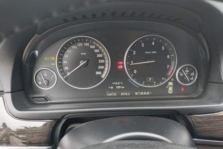 Used BMW 5 Series 2014 525Li Luxury Design Package
