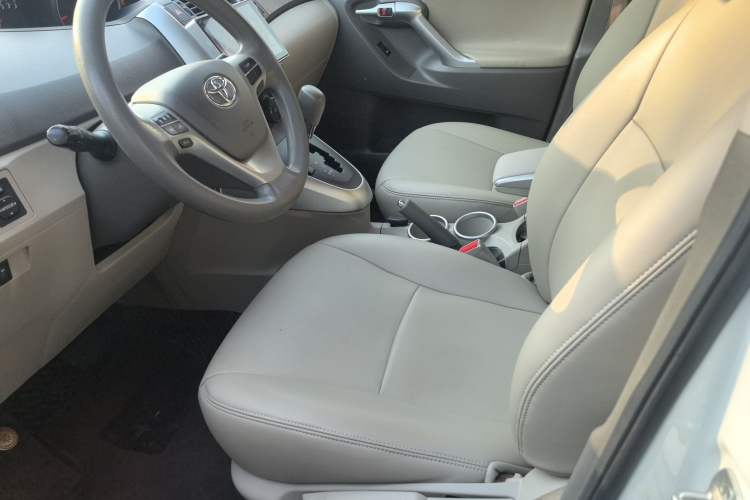 Used Toyota Verso 2015 180E CVT Crossover Edition