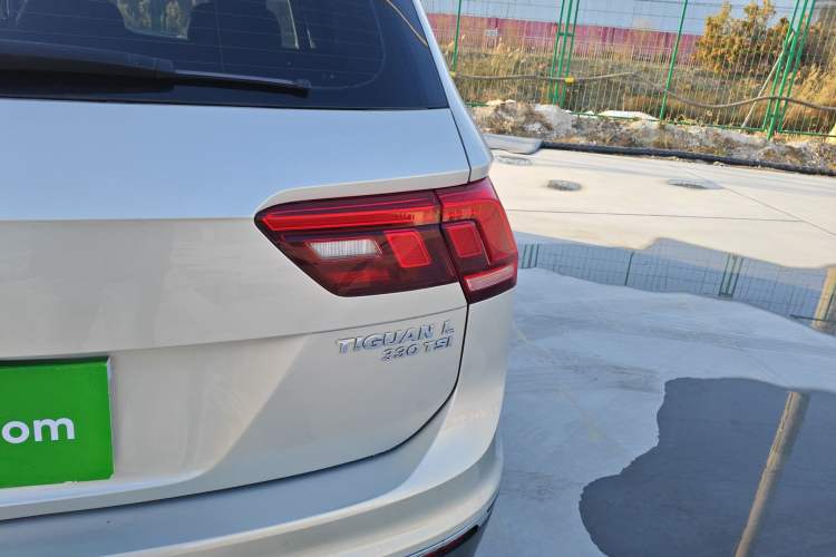 Used Volkswagen Tiguan L 2019 Updated Version 330TSI Automatic Two-Wheel Drive Panoramic Comfort Edition China VI Standard
