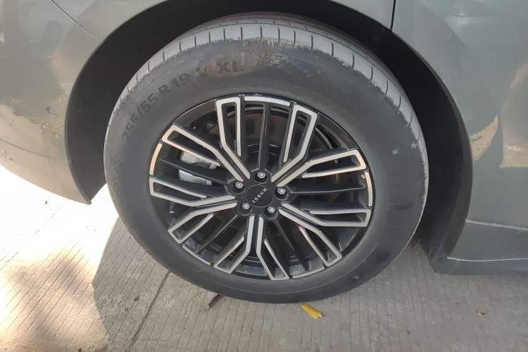 Used Zeekr 001 2025 WE Edition 95 kWh All-Wheel Drive
