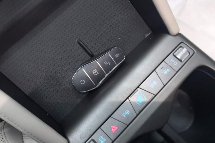 Used BYD Yuan UP 2025 Intelligent Driving Version 401 KM Dynamic Edition
