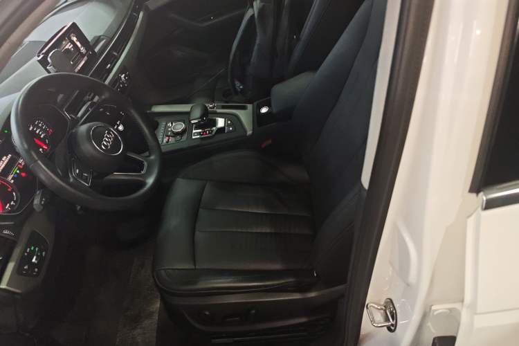 Used Audi A4L 2018 30th Anniversary Edition 40 TFSI Trendy Model
