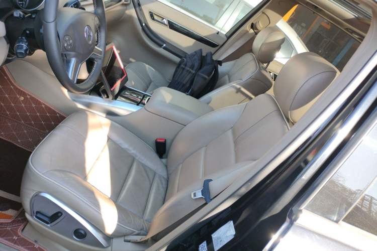 Used Mercedes-Benz R-Class 2017 R 320 4MATIC Business Edition Prestige Model