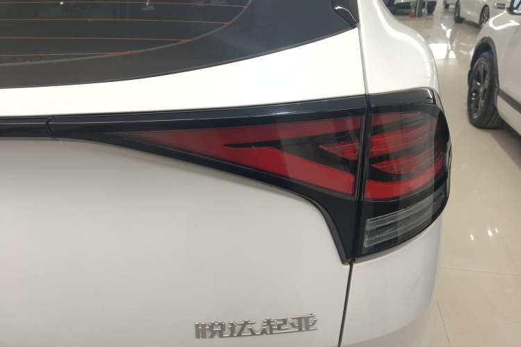 Used Kia Sportage (Chinese Domestic Model) 2023 2.0T Two-Wheel-Drive Prestige Edition