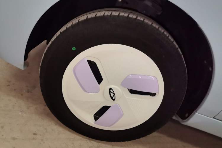 Used Chery QQ Ice Cream 2022 170km Sundae Phosphate Lithium-Ion