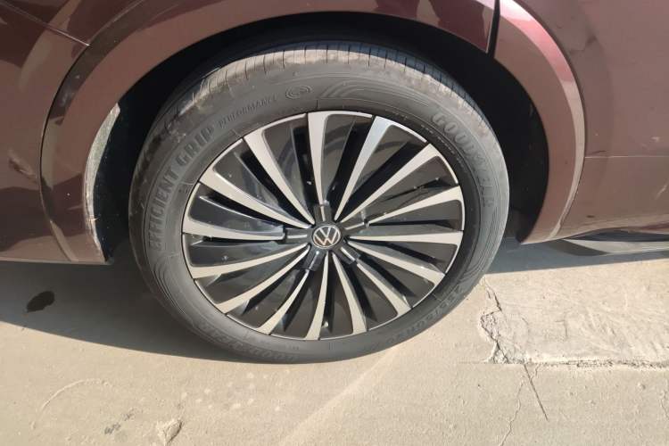 Used Volkswagen Viloran 2023 380TSI Prestige Edition
