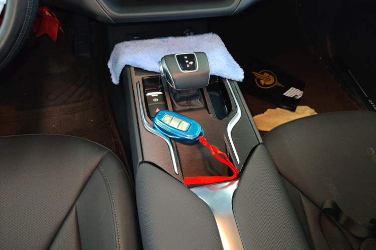 Used Hongqi E-QM5 2022 431 km Charge & Enjoy Edition
