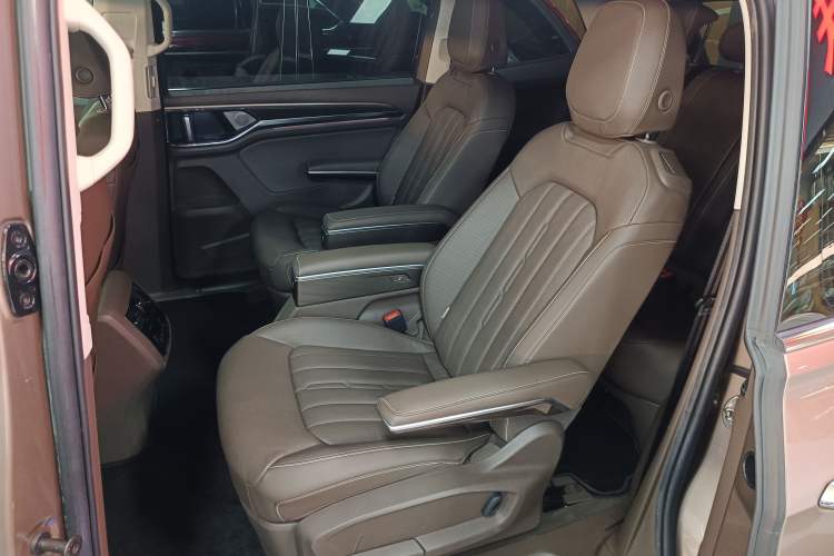 Used Volkswagen Viloran 2020 330TSI Luxury Edition
