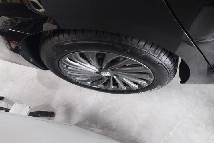 Used Buick LaCrosse 2025 28T Platinum Edition
