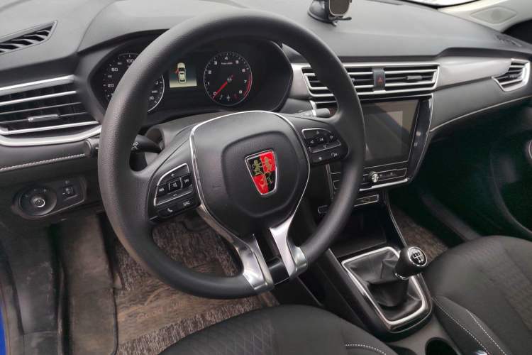 Used Roewe i5 2020 1.5L Manual 4G Connect Luxury Edition
