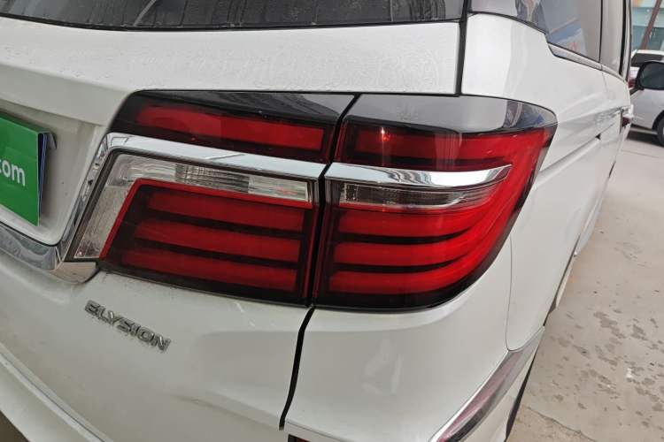 Used Honda Elysion 2016 2.4L Supreme Edition
