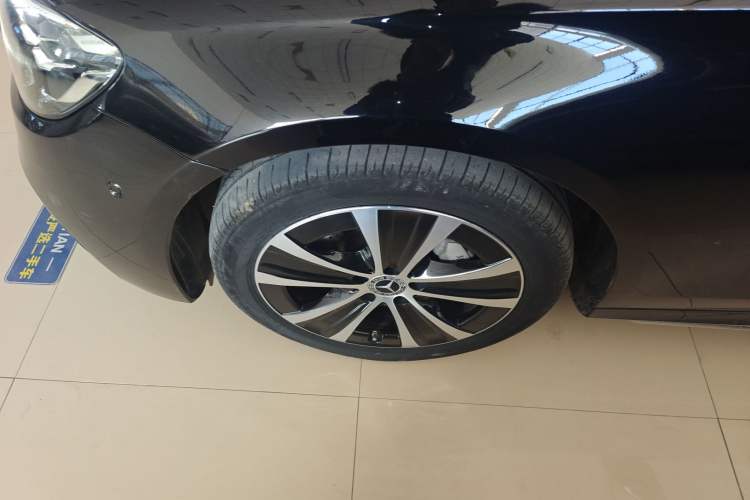 Used Mercedes-Benz E-Class New Energy 2023 E 350 e L Plug-in Hybrid Sports Sedan
