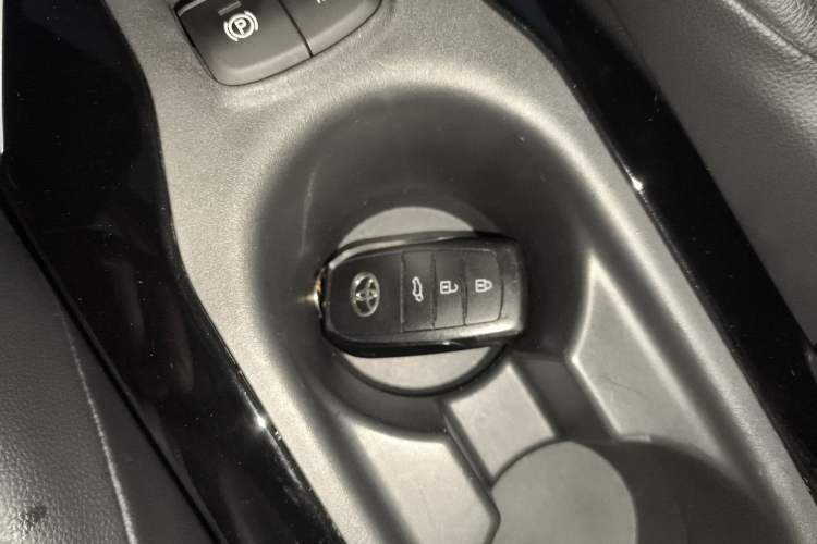 Used Toyota FRONTLANDER 2022 2.0L CVT Luxury PLUS Edition
