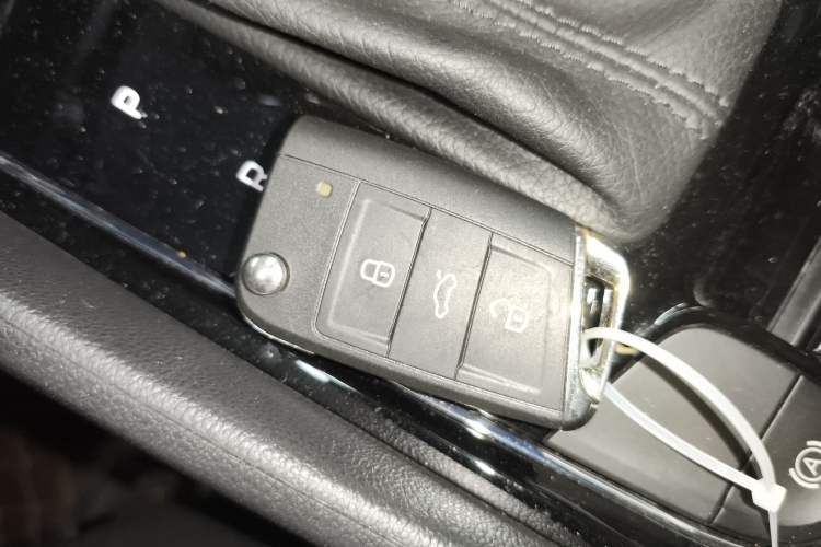 Used Skoda Kodiaq 2018 Facelifted TSI330 5-Seater Two-Wheel-Drive Comfort Edition
