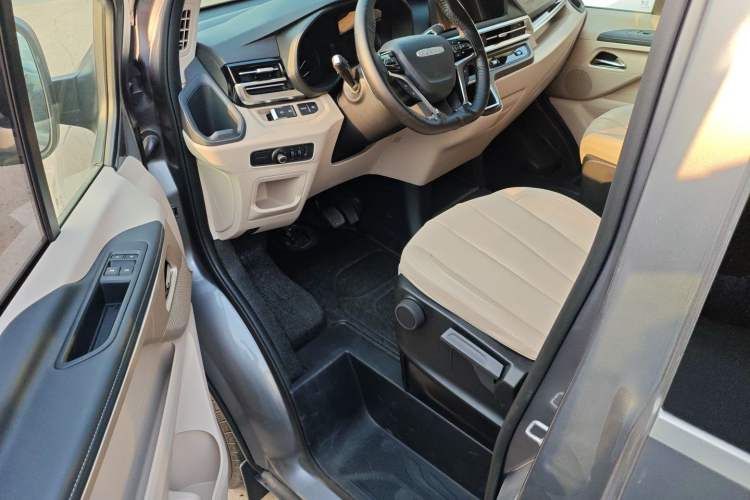 Used Iveco Fidato 2023 B33 Passenger Bus 2.0T 110 kW Automatic Starlight Edition High Roof
