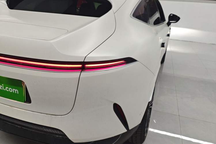 Used  11 2022 Ultra-Long Range Dual-Motor Luxury Edition 4 Seats