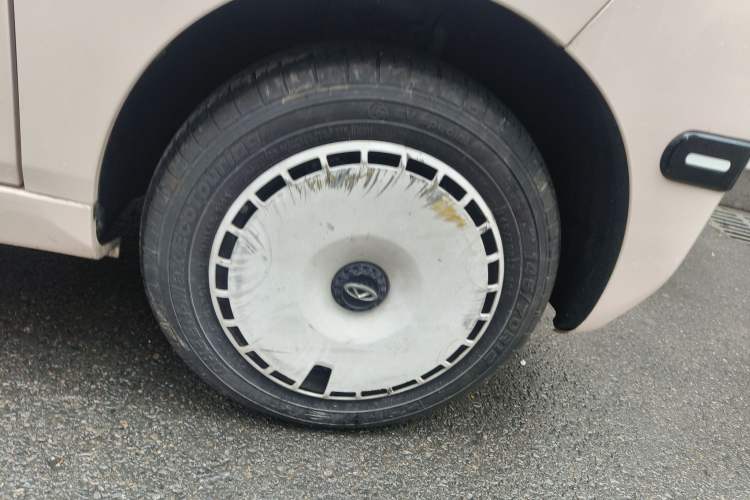 Used Chery QQ Ice Cream 2022 170km Sundae Phosphate Lithium-Ion
