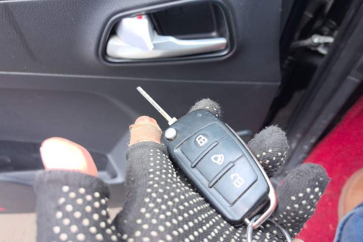 Used JAC Refine M3 2022 PLUS 1.8L 7-seater Standard Model