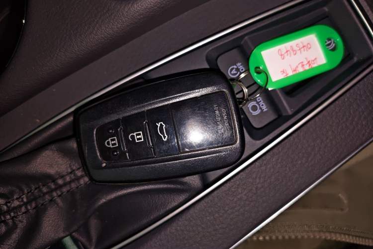 Used Toyota Avalon 2019 2.0L XLE Premium Edition China VI