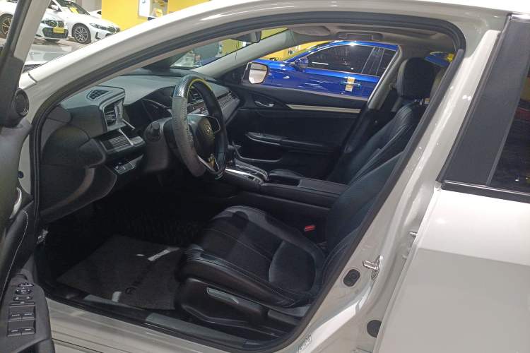 Used Honda Civic 2016 220TURBO CVT Prestige Edition
