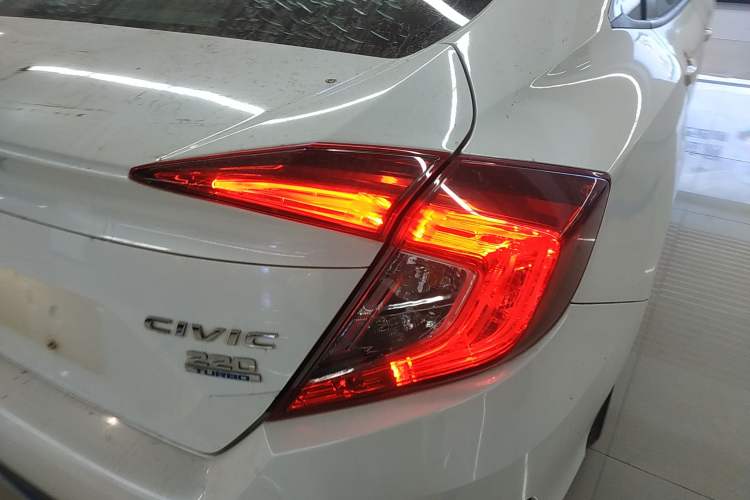 Used Honda Civic 2016 220TURBO CVT Luxury Edition
