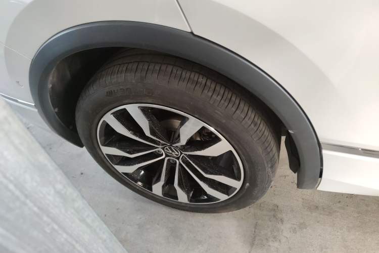 Used Volkswagen Tiguan L 2021 330TSI Automatic Two-Wheel Drive R-Line Enhanced Edition
