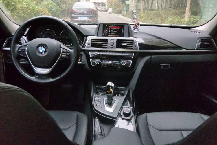 Used BMW 3 Series 2017 318i Fashion Model