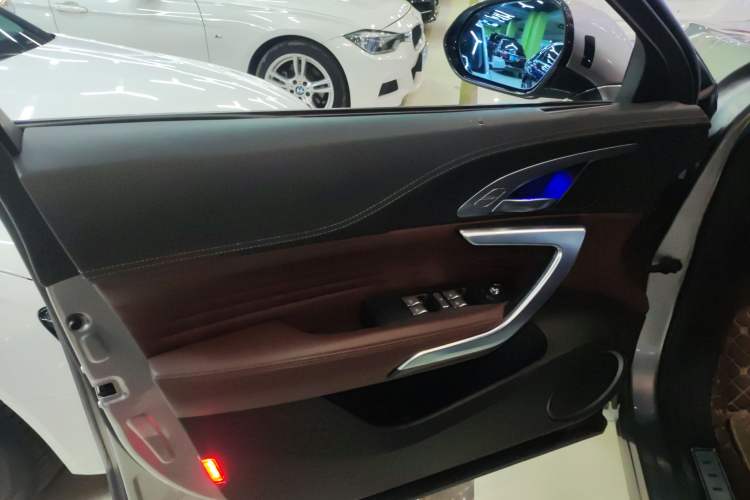 Used Wey VV7 2019 Upgraded Model 2.0T Flagship Version China VI
