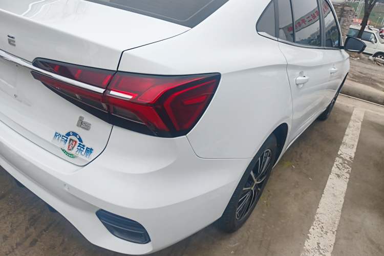 Used Roewe i5 2021 1.5L CVT Diamond Edition
