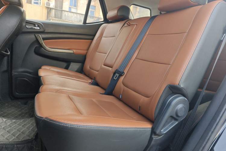 Used Oshan CX70 2016 1.6L manual luxury version
