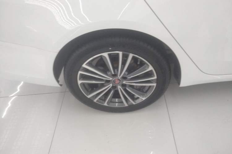 Used Roewe i6 2020 PLUS 1.6L CVT 4G Connected Glory Flagship Edition