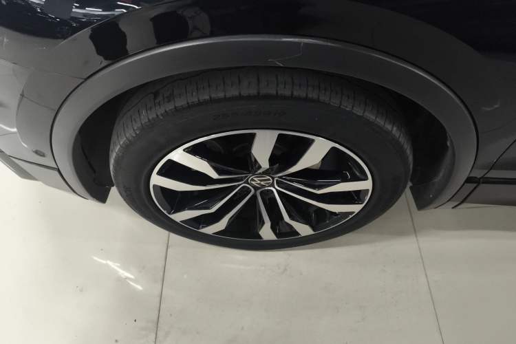 Used Volkswagen Tiguan L 2021 330TSI Automatic Two-Wheel Drive R-Line Enhanced Edition