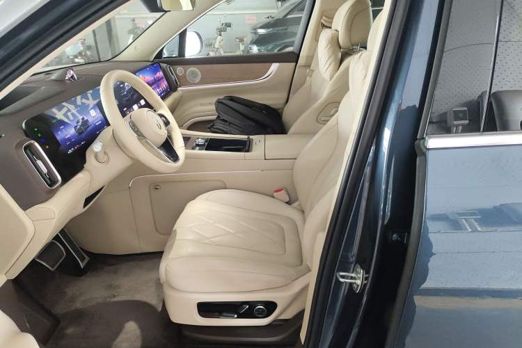 Used Hima AITO M9 2024 Range-Extended Ultra Version 42 kWh 6-Seater Model
