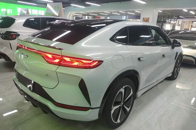 Used BYD Song L EV 2024 662 km Beyond Edition
