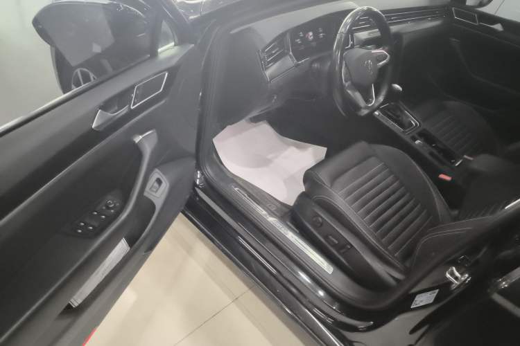 Used Volkswagen Magotan 2020 330TSI DSG Leading Model
