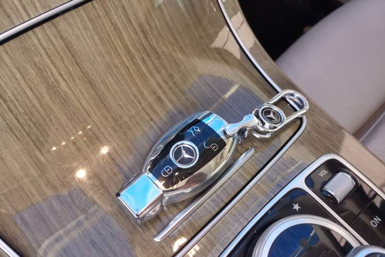 Used Mercedes-Benz C-Class 2015 C 200 L